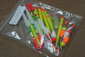 lot 163 image: 15 Glow in the Dark Fishing Floats