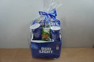 lot 169 image: Bud Light Gift Pack with Cooler and Cups