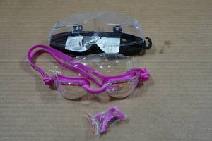 lot 192 image: Swimming Goggles
