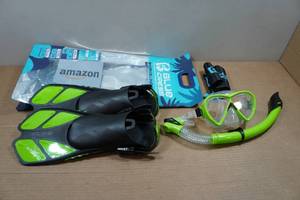 lot 195 image: Cressi Blulove Adult Snorkel Set - Fin Size MLXL