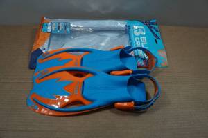 lot 197 image: Cressi Blulove Kids Fins - SM