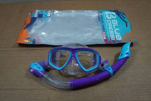 lot 200 image: Cressi Blulove Kids Snorkel Set