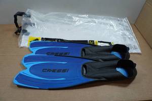lot 205 image: Cressi Agua Adult Fins - 4546 - 1011