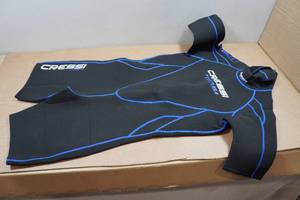 lot 209 image: Cressi Tortuga Mens 2.5mm Wetsuit - L4