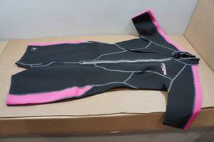 lot 210 image: Cressi Lido Womens 2mm Wetsuit - XL5