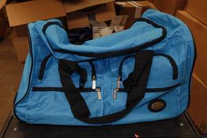 lot 86 image: Rockland Wheeled Luggage Bag