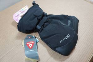 lot 18 image: Clam Ice Armor Womens Extreme Mitt - 2XL