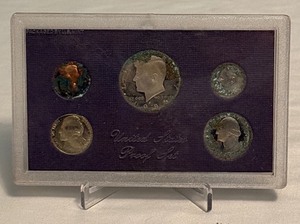 lot 33 image: 1985 Proof Set - fire damage