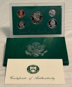 lot 43 image: 1995 Proof Set - has external case, good shape