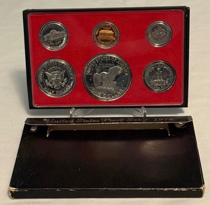 lot 67 image: 1974 Proof Set  - original package with COA