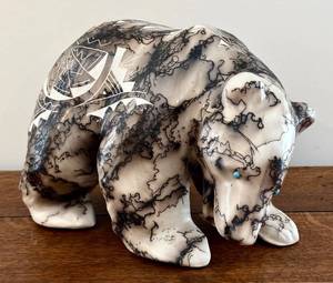 lot 6H image: Tom Vail Navajo Horsehair Pottery Bear Figurine