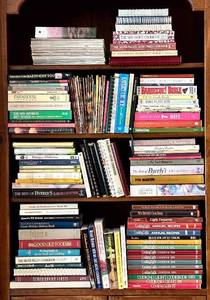 lot 81H image: Cookbooks & Vintage Magazines - Large Lot