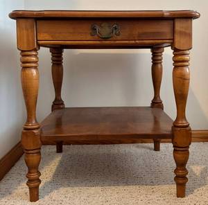lot 86H image: Vintage Ethan Allen End Table with Drawer