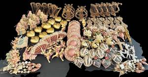 lot 257H image: Vintage Victorian Style Christmas Ornaments Lot - Angels, Harps, Lace Balls & More