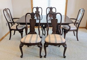 lot 1 image: ML - Vintage Ethan Allen Mahogany Dining Table Set - 6 Chairs, 2 Leaves