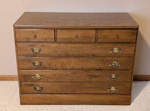 lot 8 image: ML - Vintage Ethan Allen Dresser - 7-Drawer
