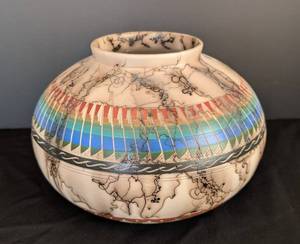 lot 62 image: ML - Vintage Navajo Pottery Etched Horsehair Vase, Signed
