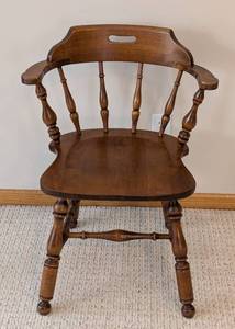 lot 175 image: ML - Vintage Ethan Allen Wood Arm Chair
