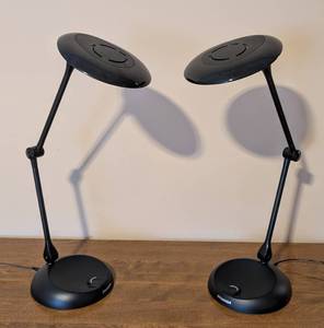 lot 176 image: ML - SYLVANIA Pair of Adjustable Table Lamps - 7-inch Base Diameter, Black