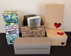 lot 178 image: ML - Storage Boxes - Tropical Pineapple & Floral Patterns, 7-Piece Set