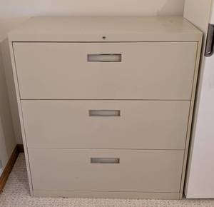 lot 183 image: LLS - 3-Drawer Metal File Cabinet - 36 in W x 18 in D x 40 in H, Light Gray, Locking