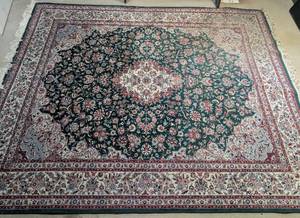 lot 190 image: LS - Persian-Style Floral Area Rug - Green Field with Ivory Border, 98 x 121 in