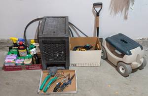 lot 243 image: G - Garden Tools & Hose Reel Lot - Sprayers, Irrigation Fittings, Hand Tools