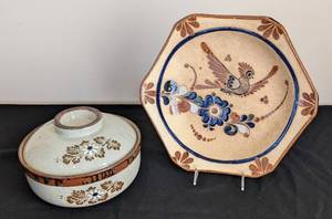 lot 249 image: ML - Octagonal Bird Plate & Lidded Jar - Decorative Pottery Pair