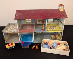 lot 306 image: LS - Vintage Dollhouse with Assorted Furniture - Damaged