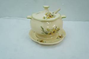lot 224 image: California Original Vintage Hand-Painted Sunflower Themed Soup Tureen Set