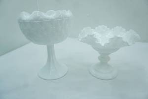 lot 6 image: Vintage Fenton & Indiana