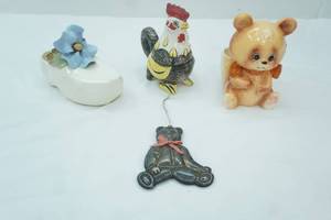 lot 241 image: Vintage Ceramic Pieces