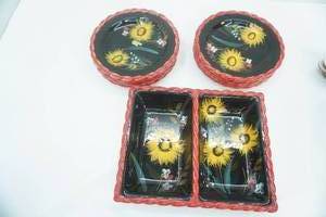 lot 46 image: Tuscan Flower Plate Bella Casa set of 8 with divided serving tray