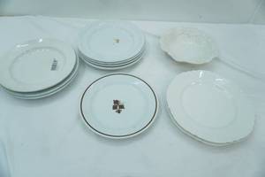 lot 125 image: VintageAntique Ironstone Plates