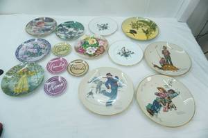 lot 135 image: Vintage Collectors Plates Little Bo Peep, Roses, Cats Collection, Raymond Waites, Norman Rockwell and more