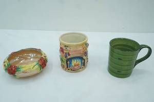 lot 140 image: Majolica Lustre Bowl and 2 Ceramic Mugs