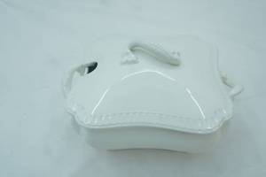 lot 141 image: Royal Semi-Porcelain John Maddock & Sons England Covered Casserole Dish