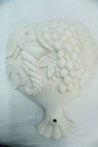 lot 145 image: Vintage Arnels Ceramic Grapevine Wall Pocket Fountain Planter