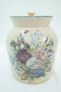 lot 146 image: Home & Garden Party Stoneware Crock Jar wLid