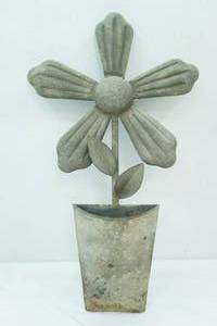 lot 172 image: Large Weathered Metal Flower Basket Wall Decor