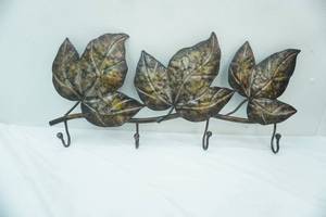 lot 173 image: Maple Leaf Metal Coat Rack
