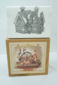 lot 200 image: Department 56 Dickens Village Series Barmby Moor Cottage, Grandeur Noel Musical Waterglobe (globe is broken)