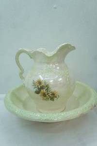 lot 226 image: Arnels Vintage Victorian-Style Luster Glazed Ironstone Pitcher and Wash Basin