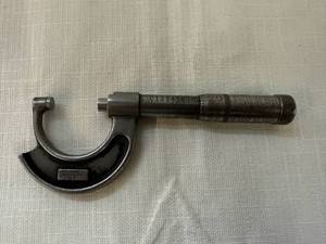 lot 7 image: SSS. 0-1 JT Slocomb Co. Micrometer