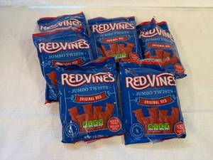 lot 15 image: SSS. 6x Red Vines