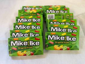 lot 28 image: SSS. 12x Mike & Ikes