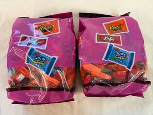 lot 60 image: MM. 2x Party Size Mix of Reeses, KitKat & Jolly Rancher Gummie Minis