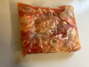 lot 90 image: CC. 8 piece Cut up Chicken