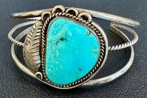 lot 15NP image: Vintage Sterling Silver Turquoise Bracelet - Large Turquoise Cabochon, Open Cuff