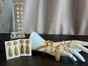 lot 35NP image: Damascene Gold Earrings - Vintage Damasquinado de Oro Filigree & Bead Drops